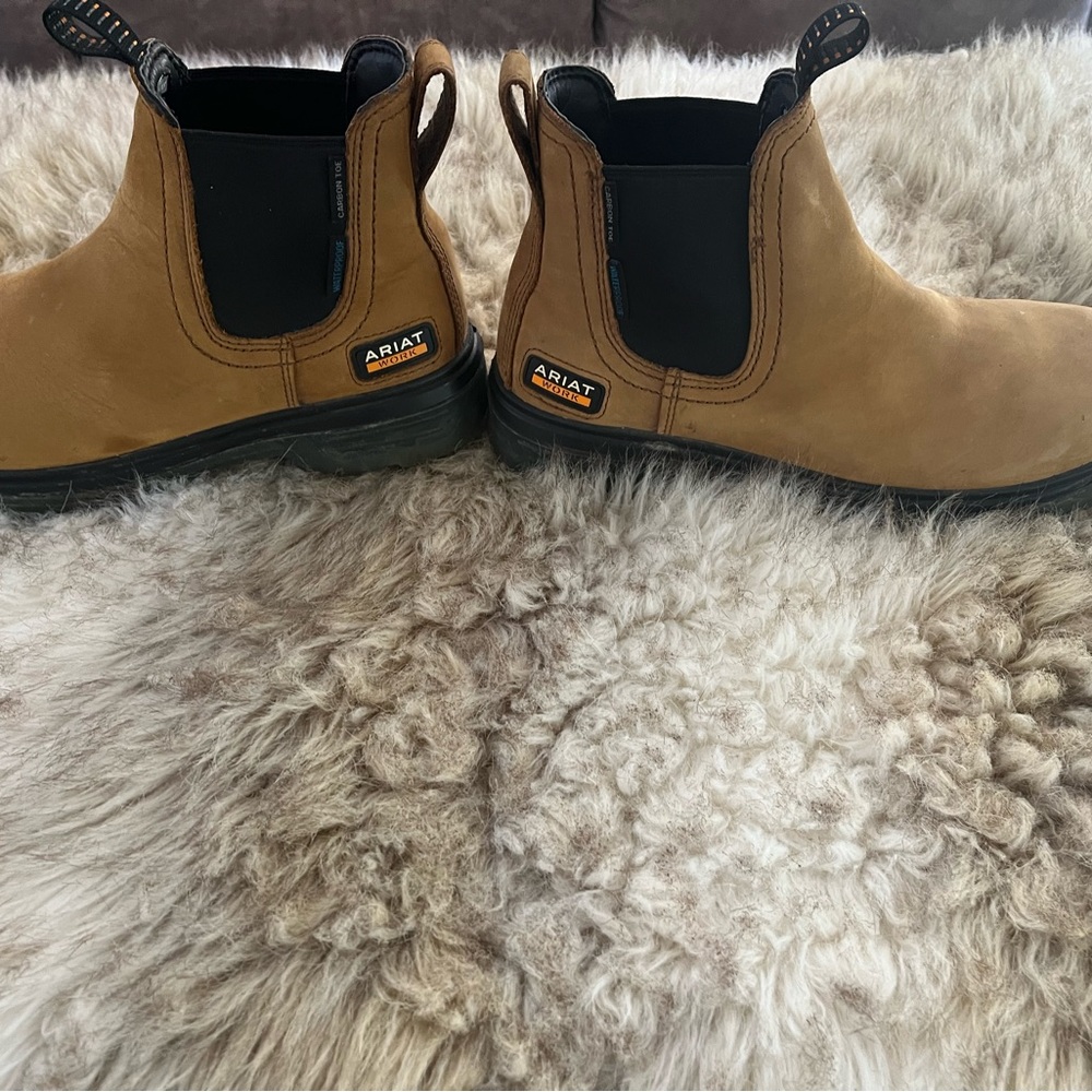 USED ARIAT® RIVETER CHELSEA CA WATERPROOF COMPOSITE TOE
WORK BOOT